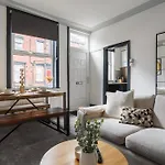 Spacious Three-bedroom In Leeds