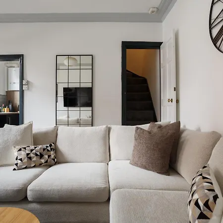 Spacious Three-bedroom In Leeds Appartamento Leeds (West Yorkshire)