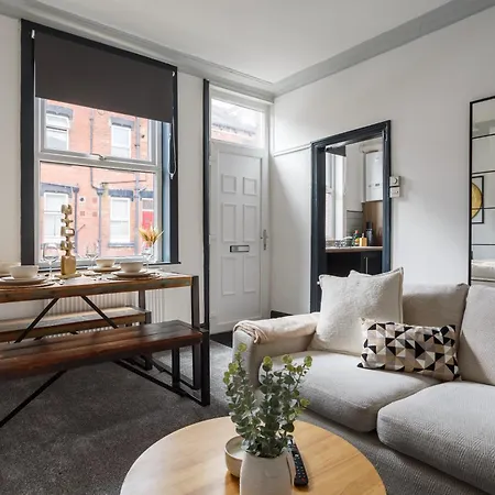 Spacious Three-bedroom In Leeds