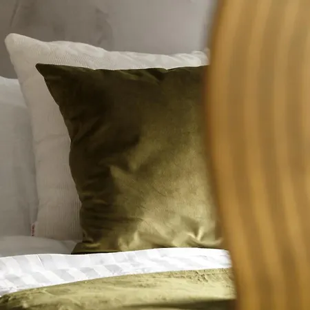 Spacious Three-bedroom In Leeds Appartamento