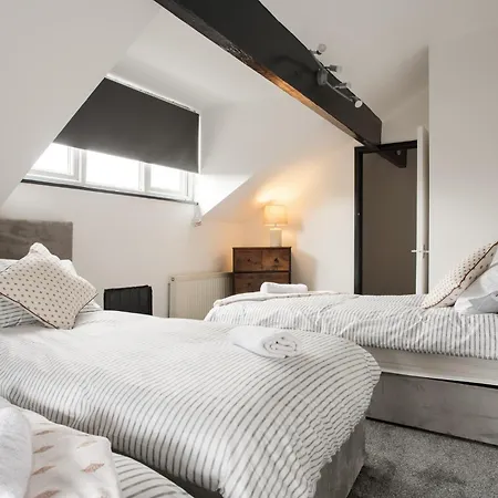 Appartamento Spacious Three-bedroom In Leeds Leeds (West Yorkshire)
