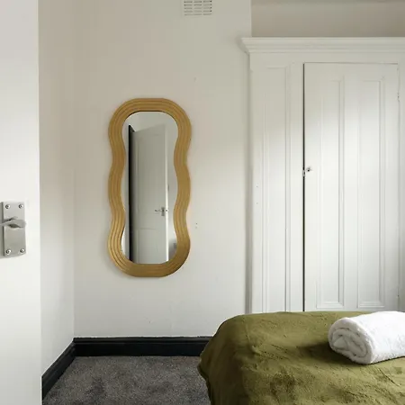 Spacious Three-bedroom In Leeds Appartamento Leeds (West Yorkshire)