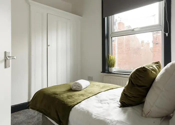 Spacious Three-bedroom In Leeds Appartamento *