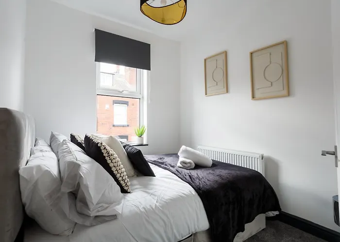 Appartamento Spacious Three-bedroom In Leeds *