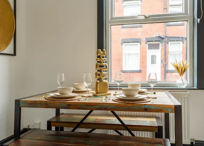 Appartamento Spacious Three-bedroom In Leeds *