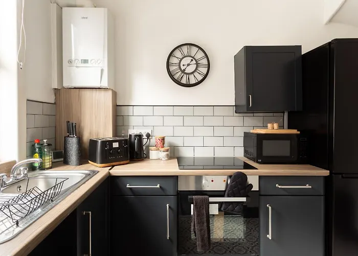 Spacious Three-bedroom In Leeds 아파트 리즈