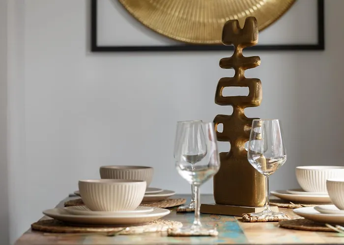 Spacious Three-bedroom In Leeds *