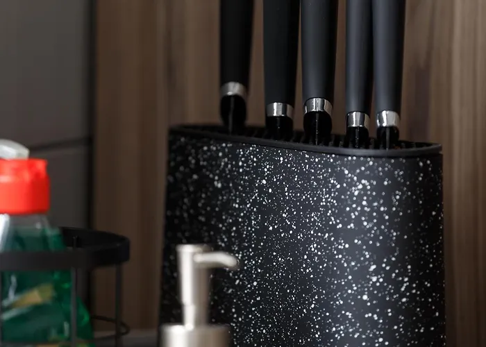 Spacious Three-bedroom In Leeds * 리즈