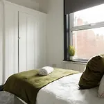 Spacious Three-bedroom In Leeds Apartamento *