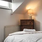 Spacious Three-bedroom In Leeds Apartamento
