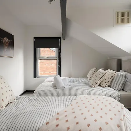 Διαμέρισμα Spacious Three-bedroom In Leeds