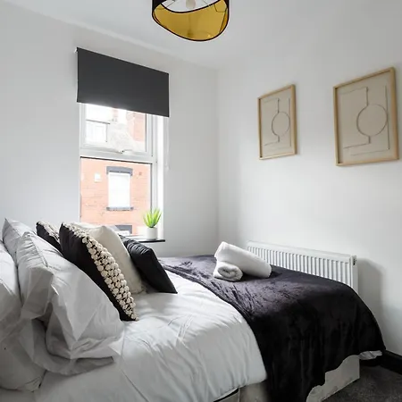Apartamento Spacious Three-bedroom In Leeds *