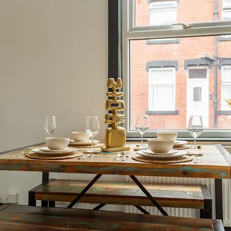 Apartamento Spacious Three-bedroom In Leeds *